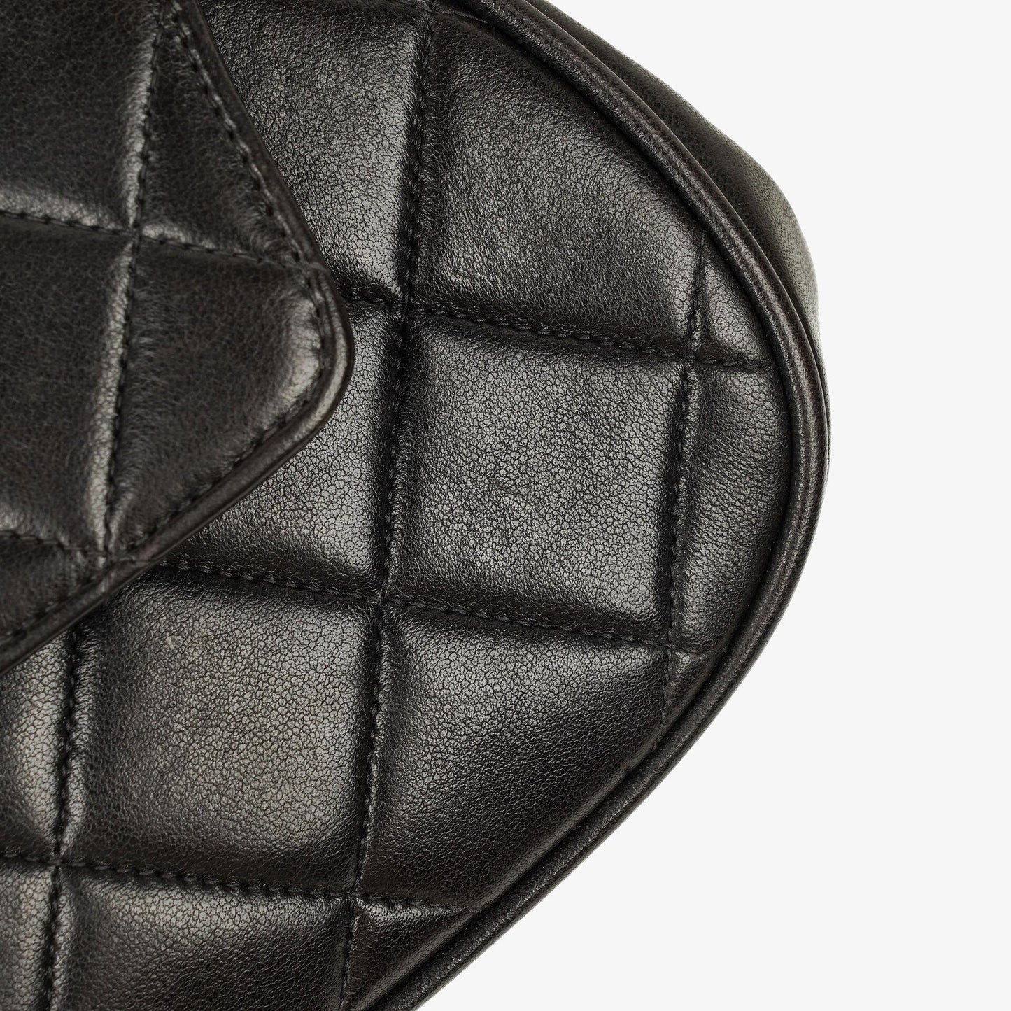 Chanel 2.55 Top-Handle Flap-Tasche aus schwarzem gestepptem Lammleder