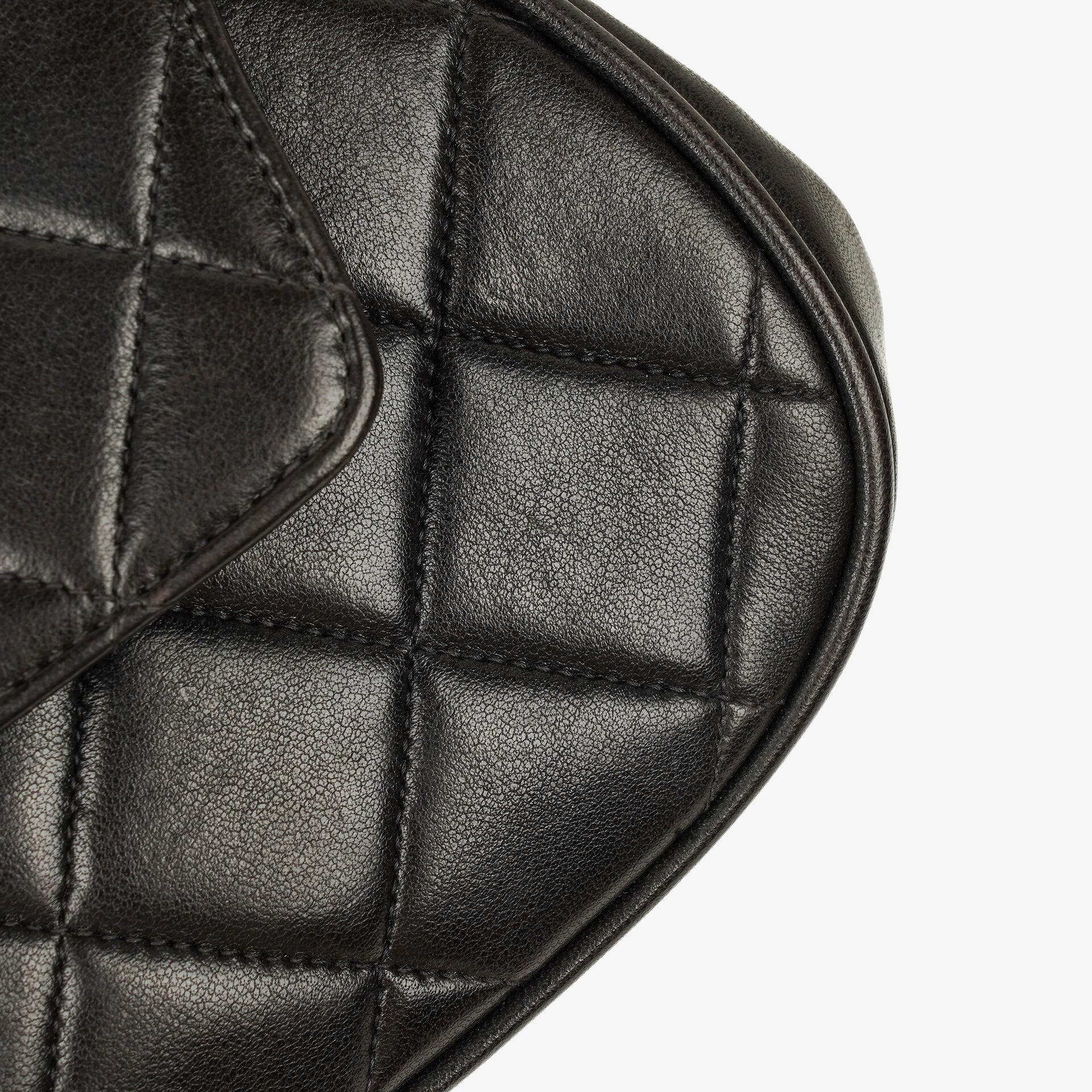 Chanel 2.55 Top-Handle Flap-Tasche aus schwarzem gestepptem Lammleder