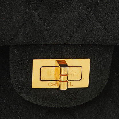Chanel 2.55 Medium Classic Doppelklappentasche Schwarz Gepolstertes Wildleder Gold Hardware
