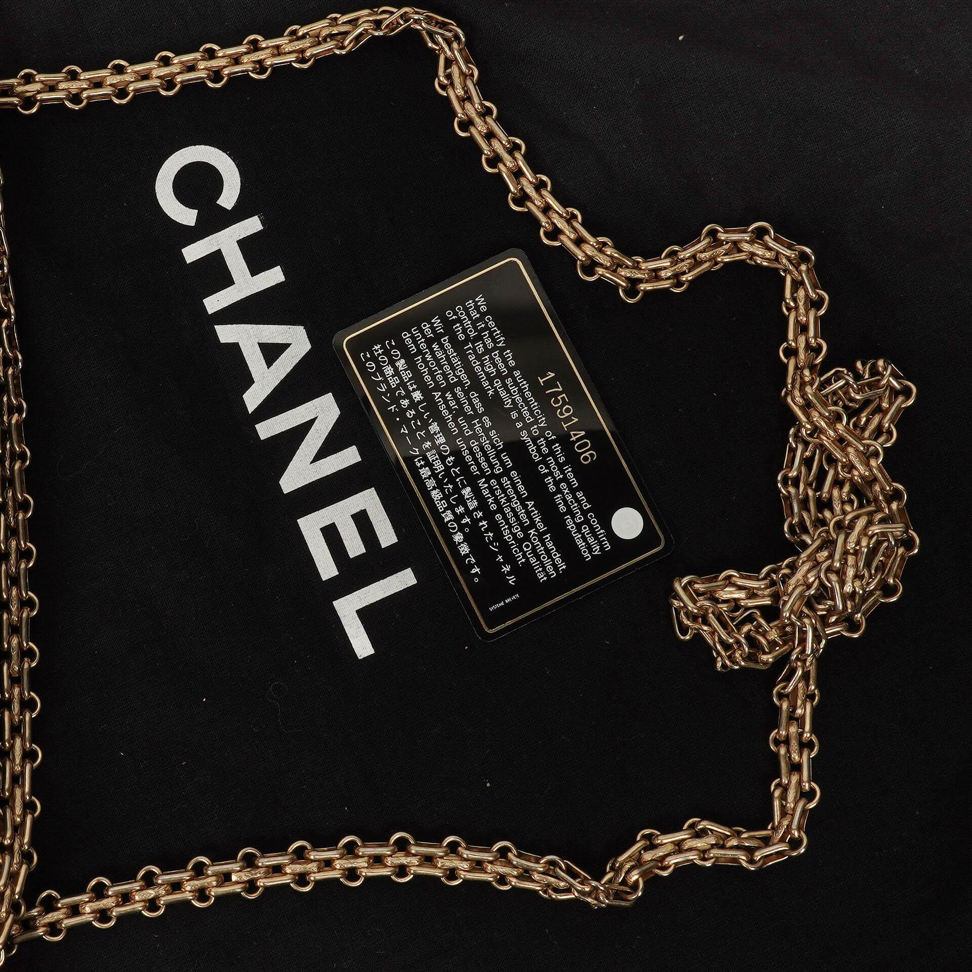 Chanel 2.55 Reissue 227 Flap Bag aus beigem gestepptem Kaviarleder mit goldfarbenen Beschlägen