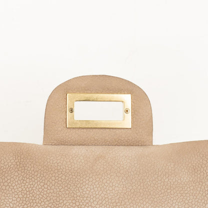 Chanel 2.55 Reissue 227 Jumbo Flap Bag aus beigem gestepptem Caviar mit goldfarbenen Beschlägen