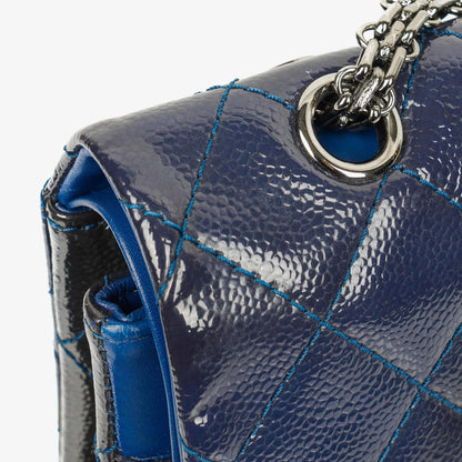 Chanel 2.55 Reissue 227 gesteppte Caviar Flap Tasche