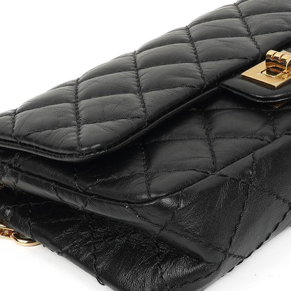 Chanel 2.55 Reissue Flap Belt Bag aus schwarzem gestepptem gealtertem Kalbsleder