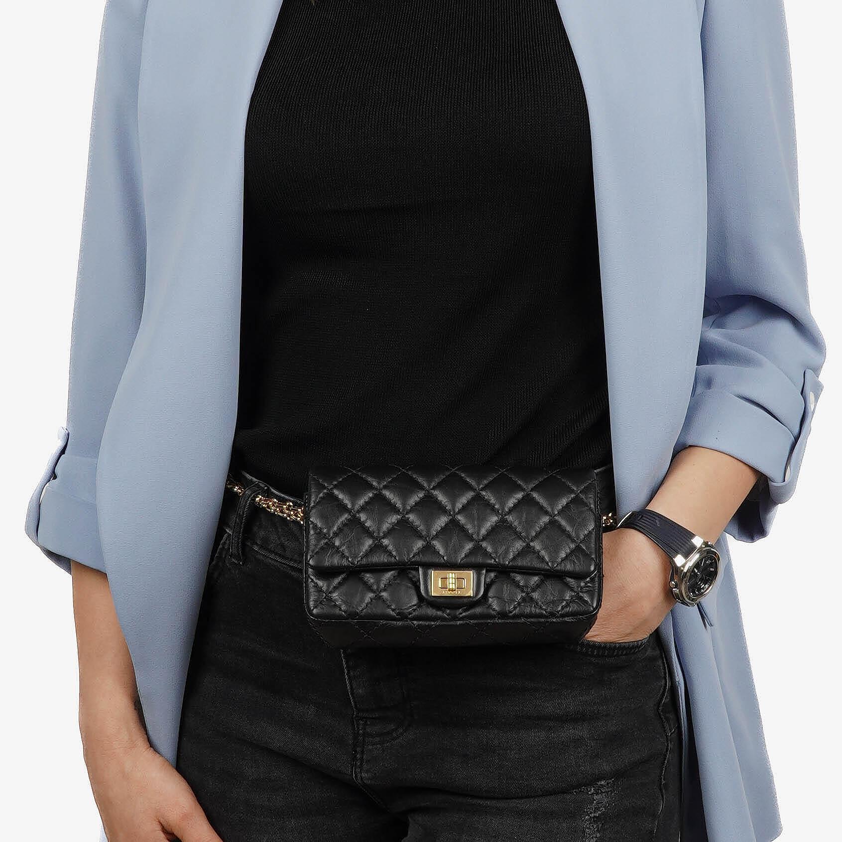 Chanel 2.55 Reissue Flap Belt Bag aus schwarzem gestepptem gealtertem Kalbsleder