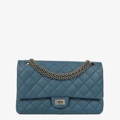 Chanel 2.55 Reissue Double Flap Tasche aus blauem gestepptem Caviar-Leder mit Ruthenium-Beschlägen