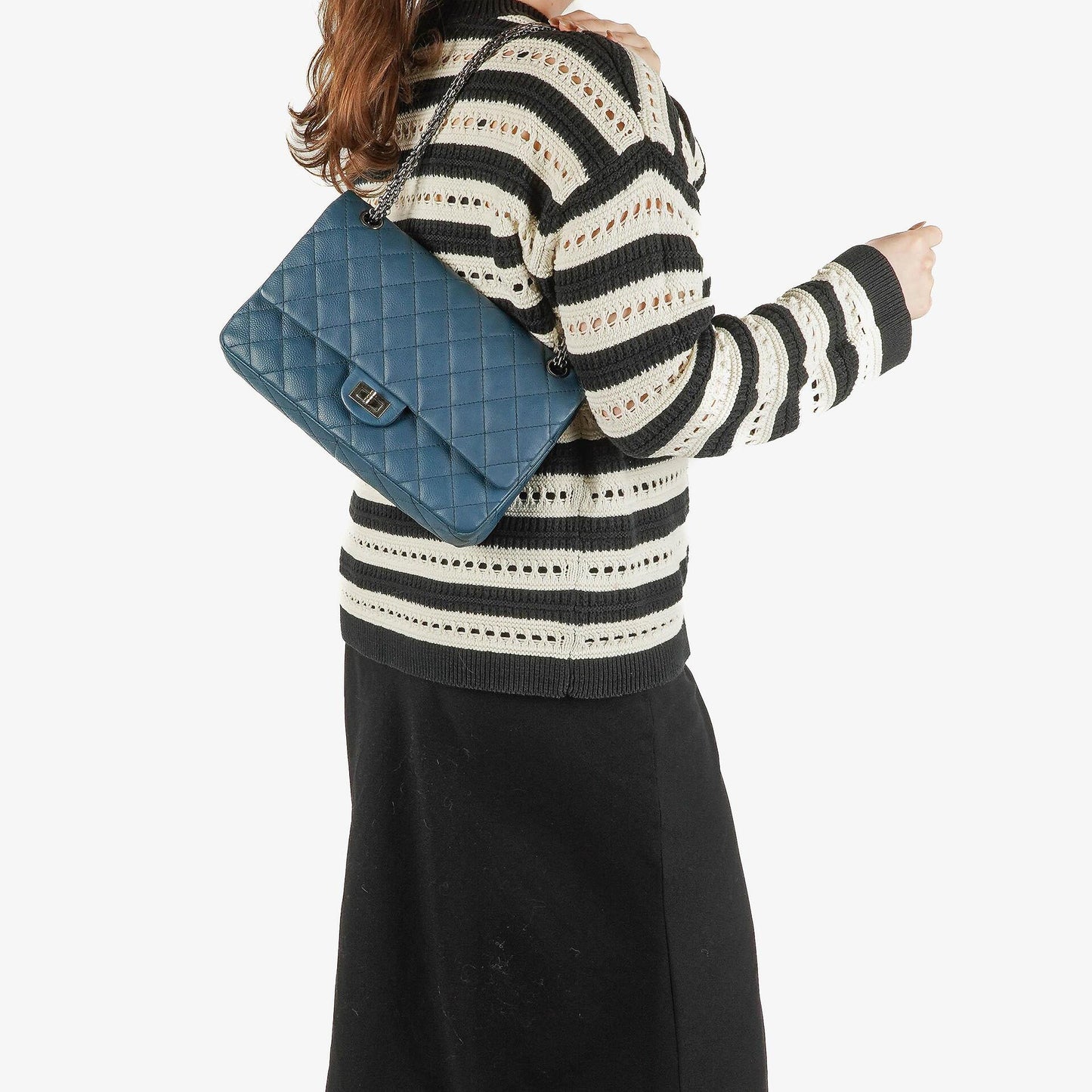 Chanel 2.55 Reissue Double Flap Tasche aus blauem gestepptem Caviar-Leder mit Ruthenium-Beschlägen