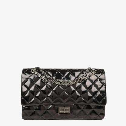 Chanel 2.55 Reissue 227 Double Flap Tasche aus Lackleder mit Ruthenium-Beschlägen