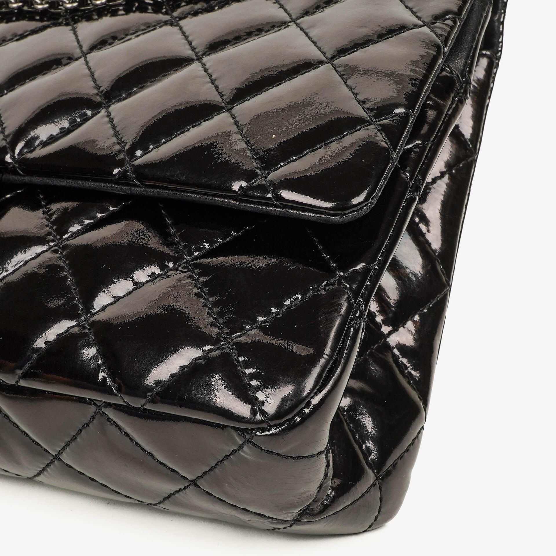 Chanel 2.55 Reissue 227 Double Flap Tasche aus Lackleder mit Ruthenium-Beschlägen