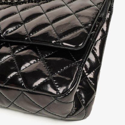 Chanel 2.55 Reissue 227 Double Flap Tasche aus Lackleder mit Ruthenium-Beschlägen