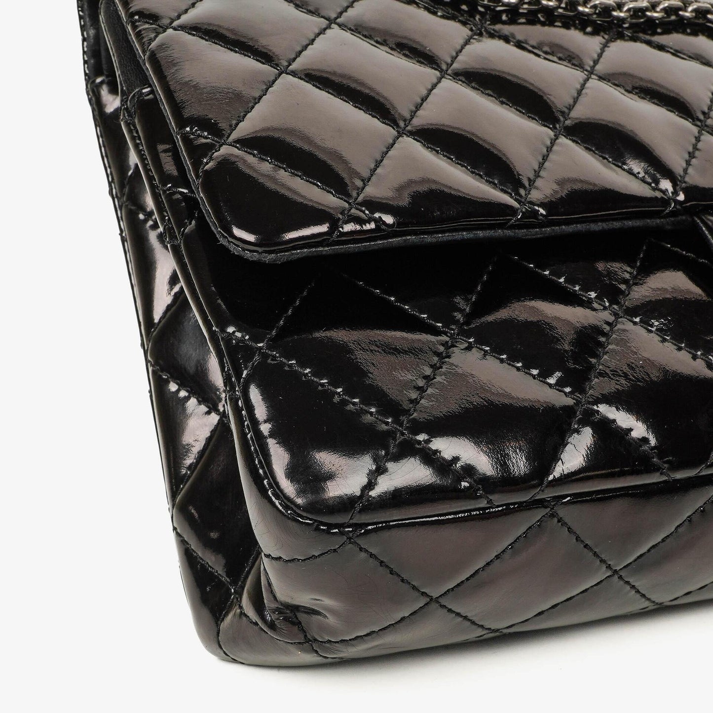Chanel 2.55 Reissue 227 Double Flap Tasche aus Lackleder mit Ruthenium-Beschlägen