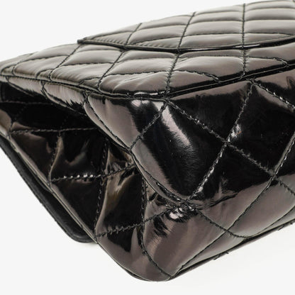 Chanel 2.55 Reissue 227 Double Flap Tasche aus Lackleder mit Ruthenium-Beschlägen