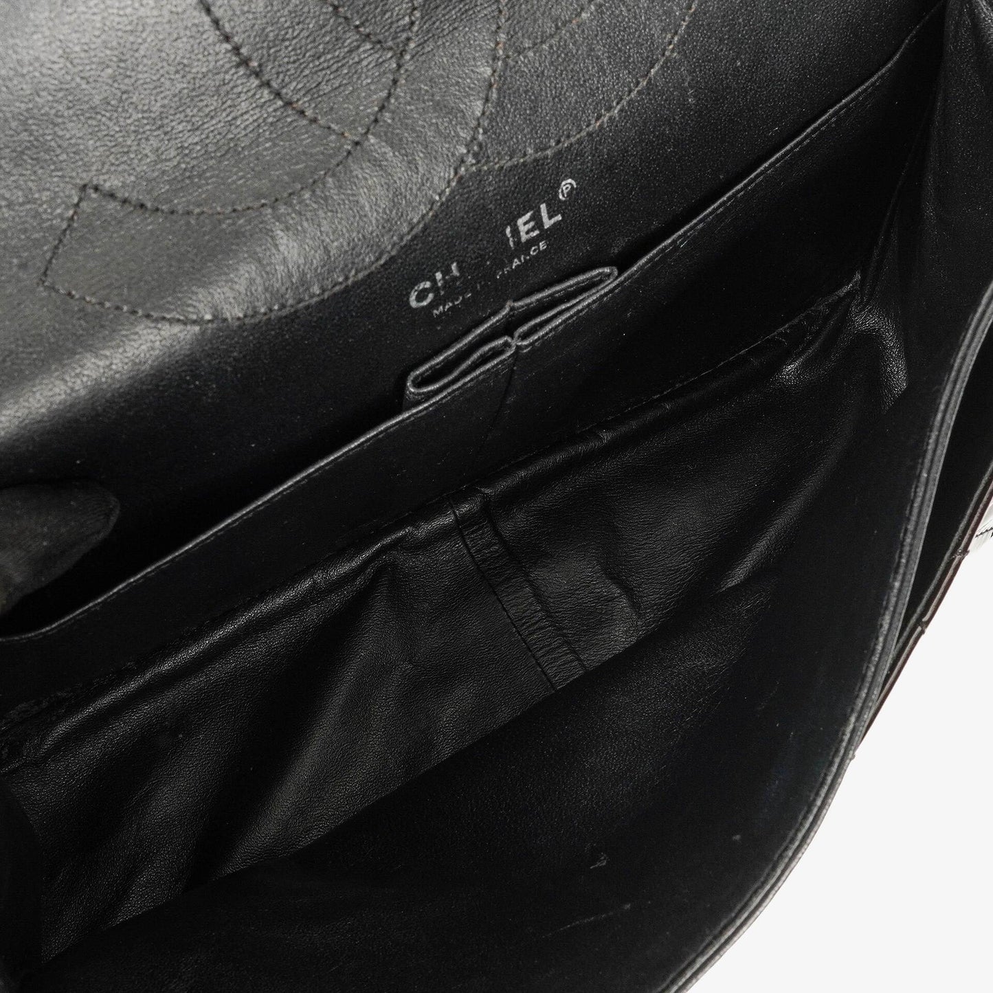Chanel 2.55 Reissue 227 Double Flap Tasche aus Lackleder mit Ruthenium-Beschlägen