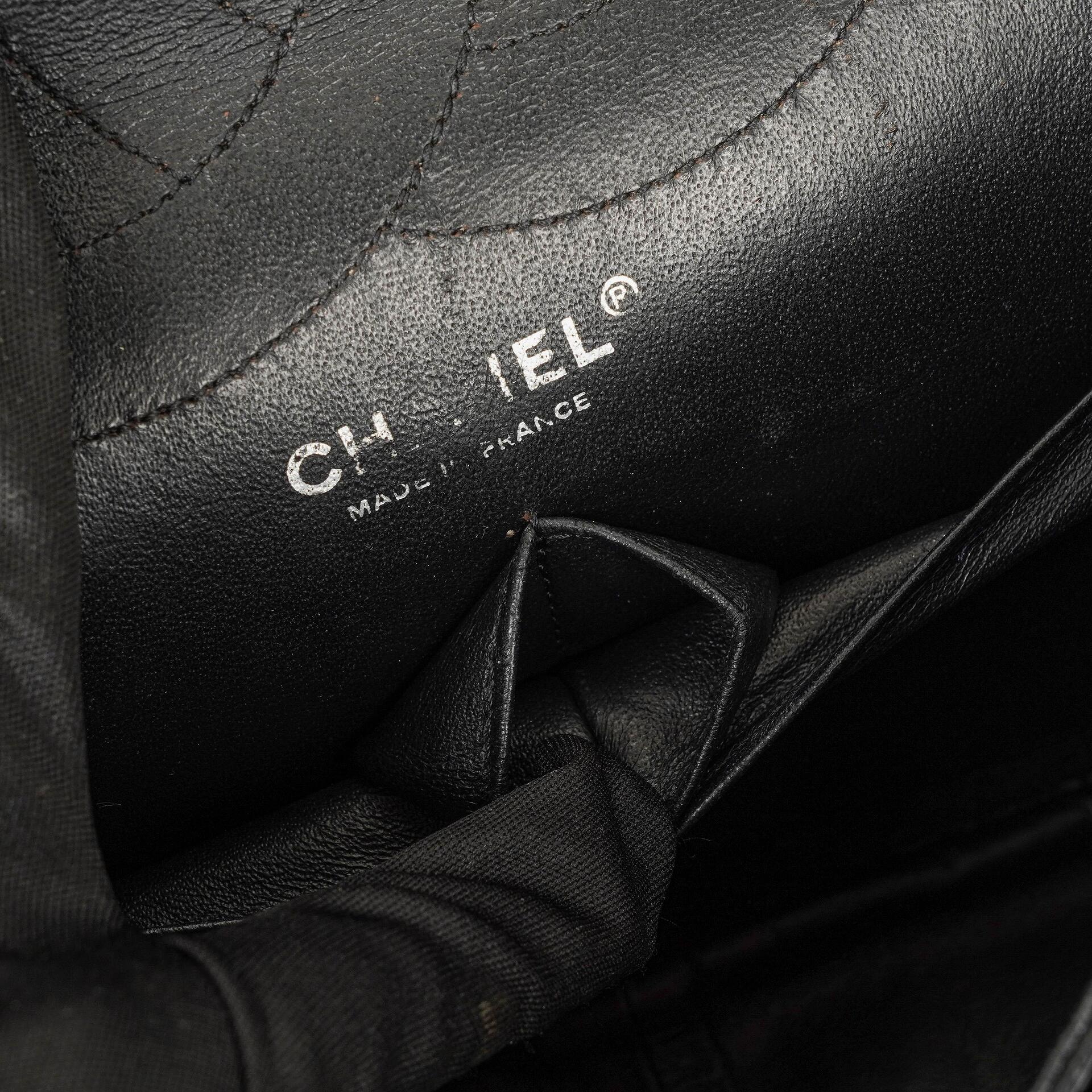 Chanel 2.55 Reissue 227 Double Flap Tasche aus Lackleder mit Ruthenium-Beschlägen