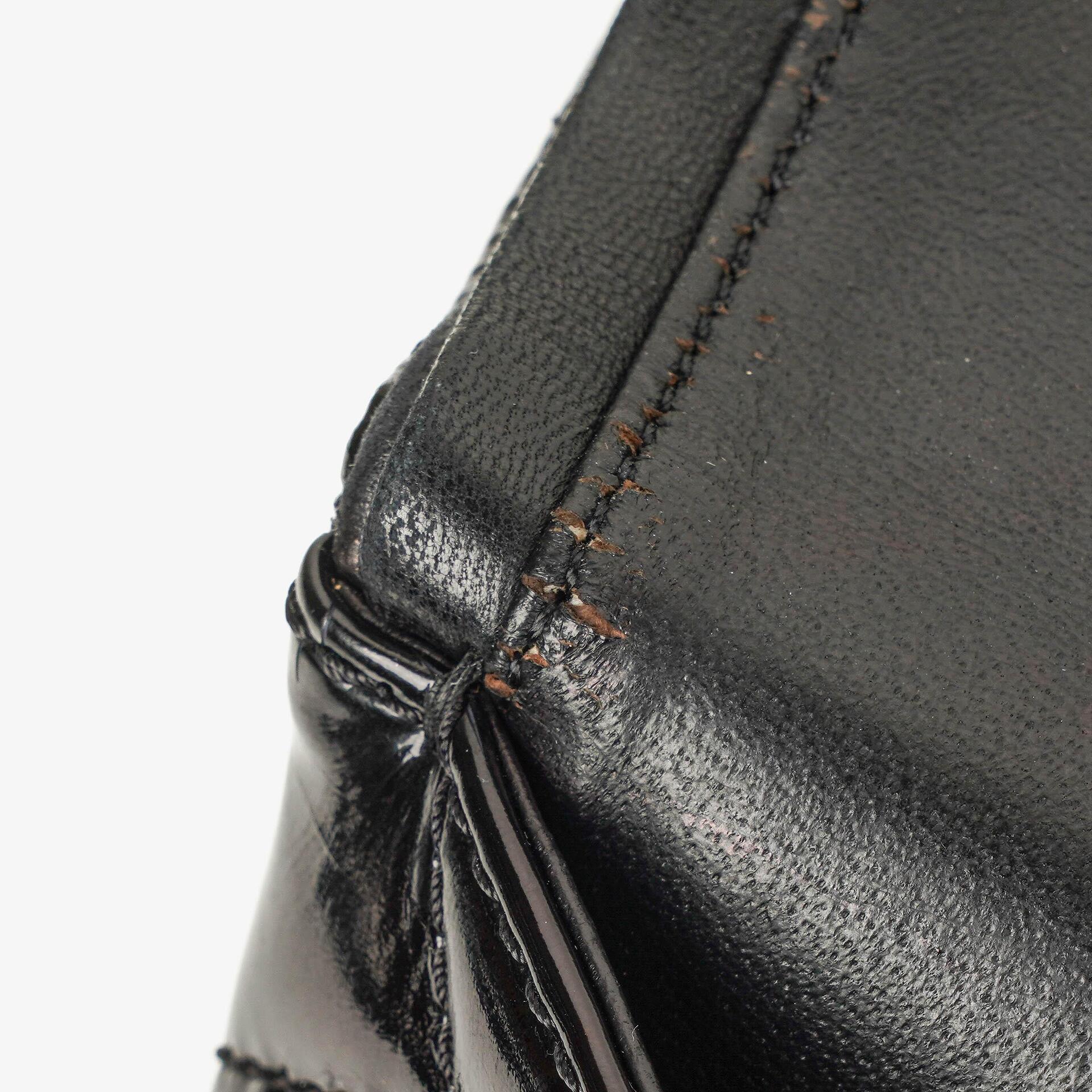 Chanel 2.55 Reissue 227 Double Flap Tasche aus Lackleder mit Ruthenium-Beschlägen