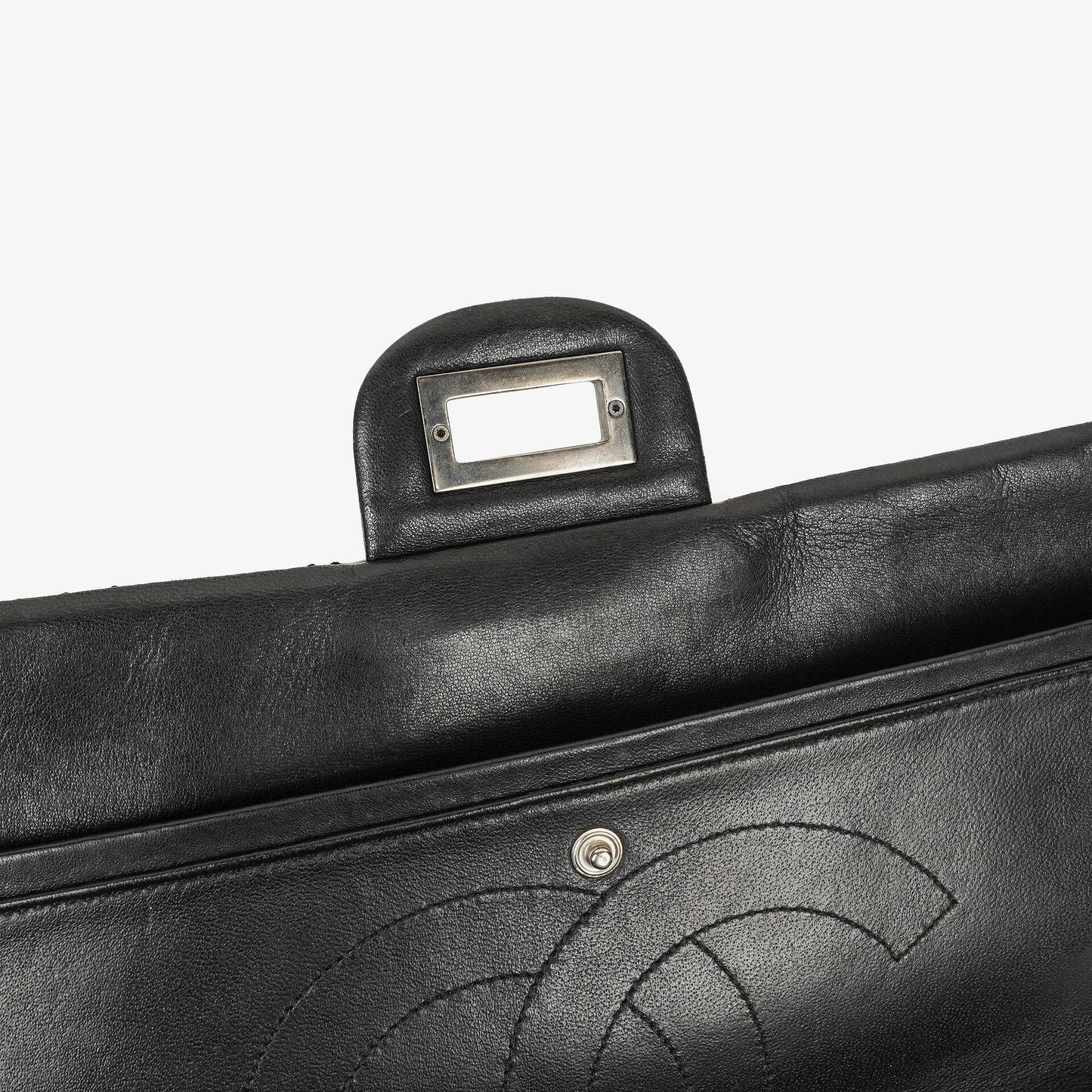 Chanel 2.55 Reissue 227 Double Flap Tasche aus Lackleder mit Ruthenium-Beschlägen