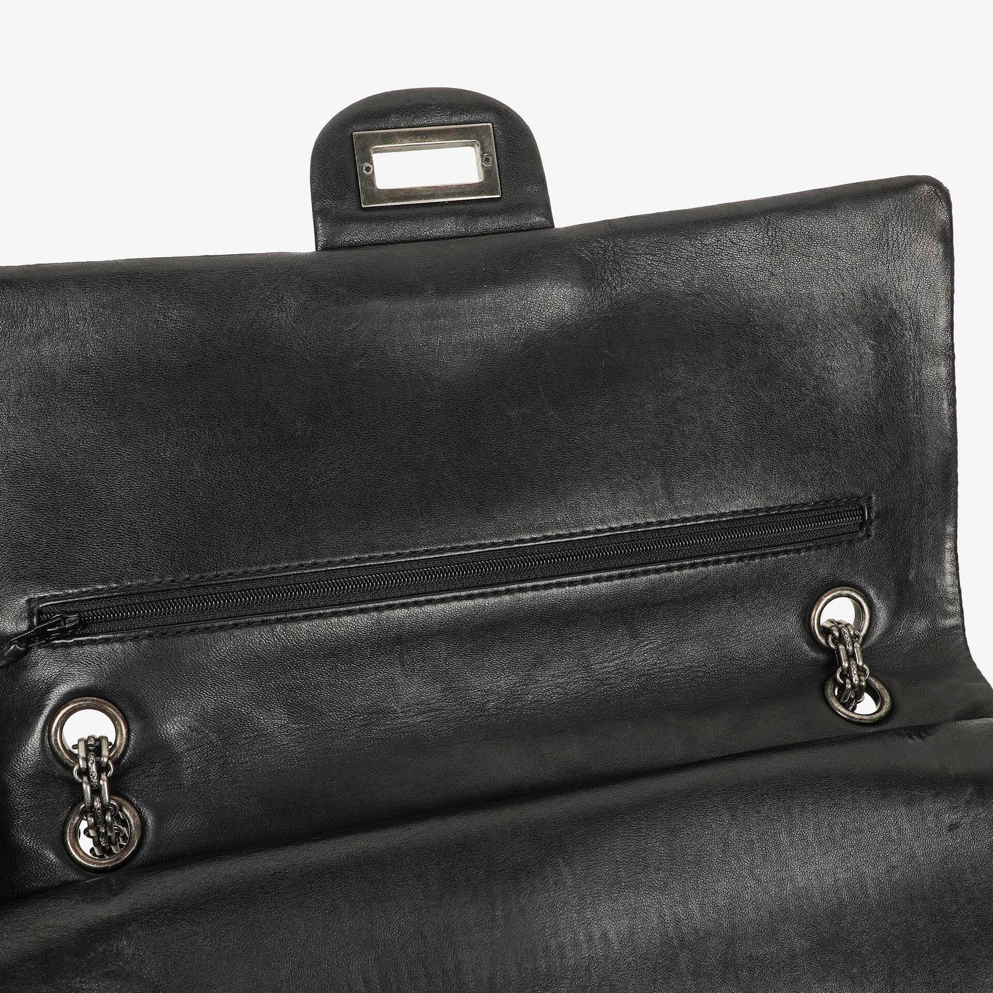 Chanel 2.55 Reissue 227 Double Flap Tasche aus Lackleder mit Ruthenium-Beschlägen