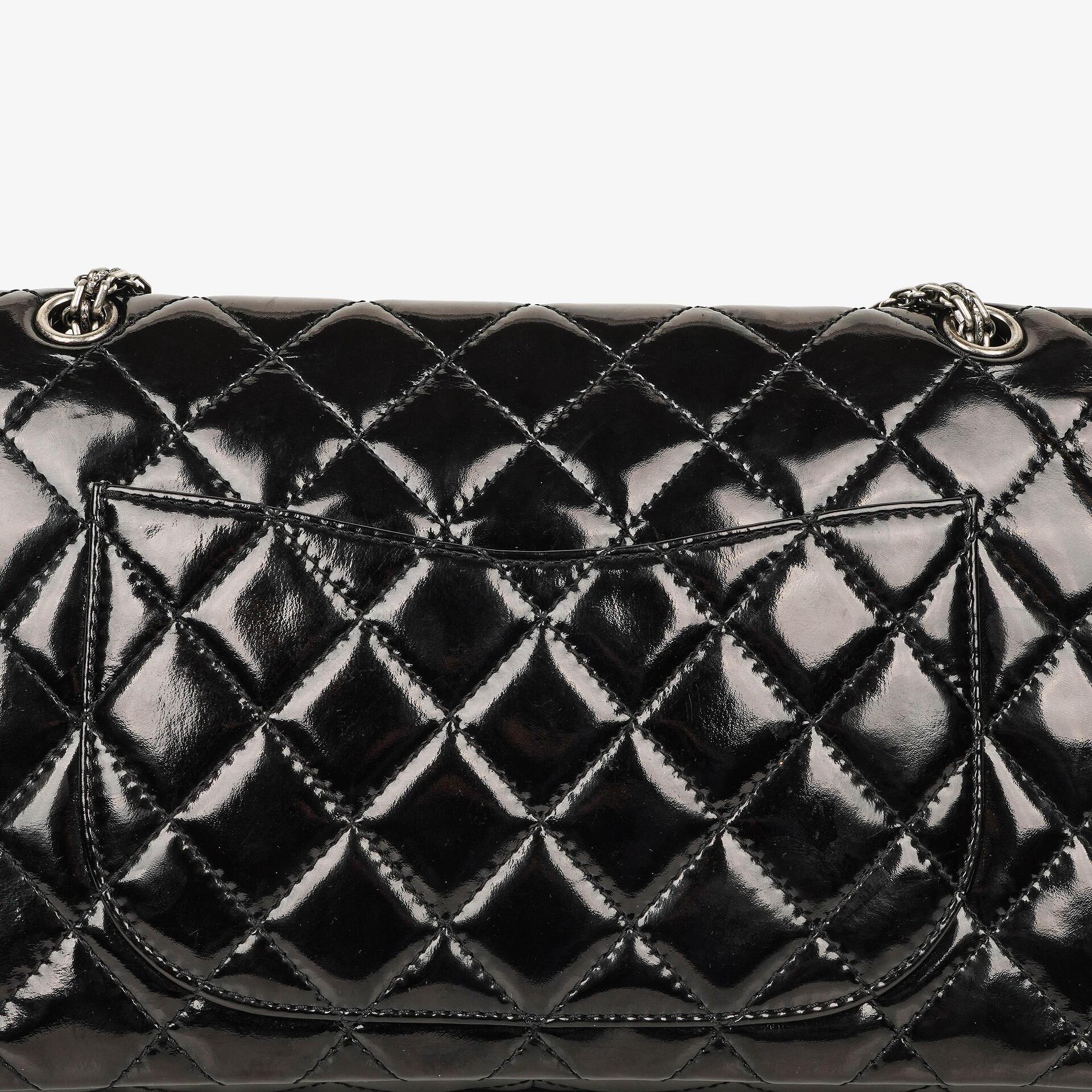 Chanel 2.55 Reissue 227 Double Flap Tasche aus Lackleder mit Ruthenium-Beschlägen