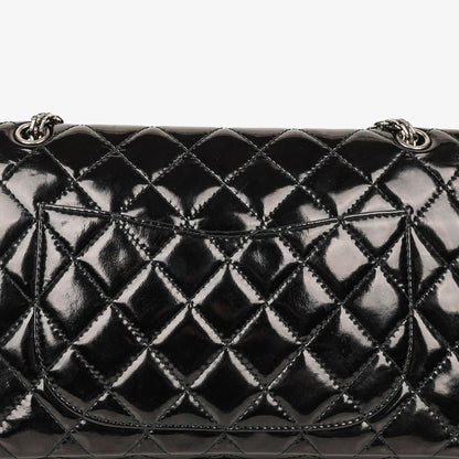 Chanel 2.55 Reissue 227 Double Flap Tasche aus Lackleder mit Ruthenium-Beschlägen