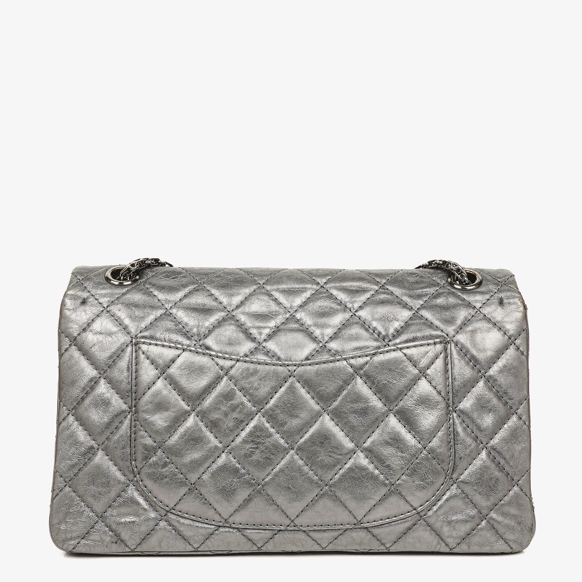 Chanel 2.55 Reissue 226 Flap Tasche aus metallisch grauem Kalbsleder