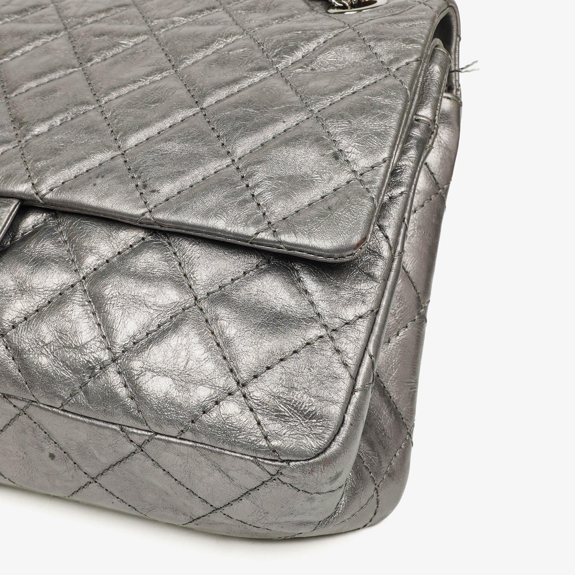 Chanel 2.55 Reissue 226 Flap Tasche aus metallisch grauem Kalbsleder