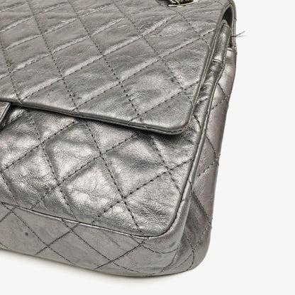 Chanel 2.55 Reissue 226 Flap Tasche aus metallisch grauem Kalbsleder