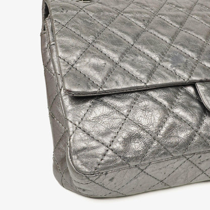 Chanel 2.55 Reissue 226 Flap Tasche aus metallisch grauem Kalbsleder