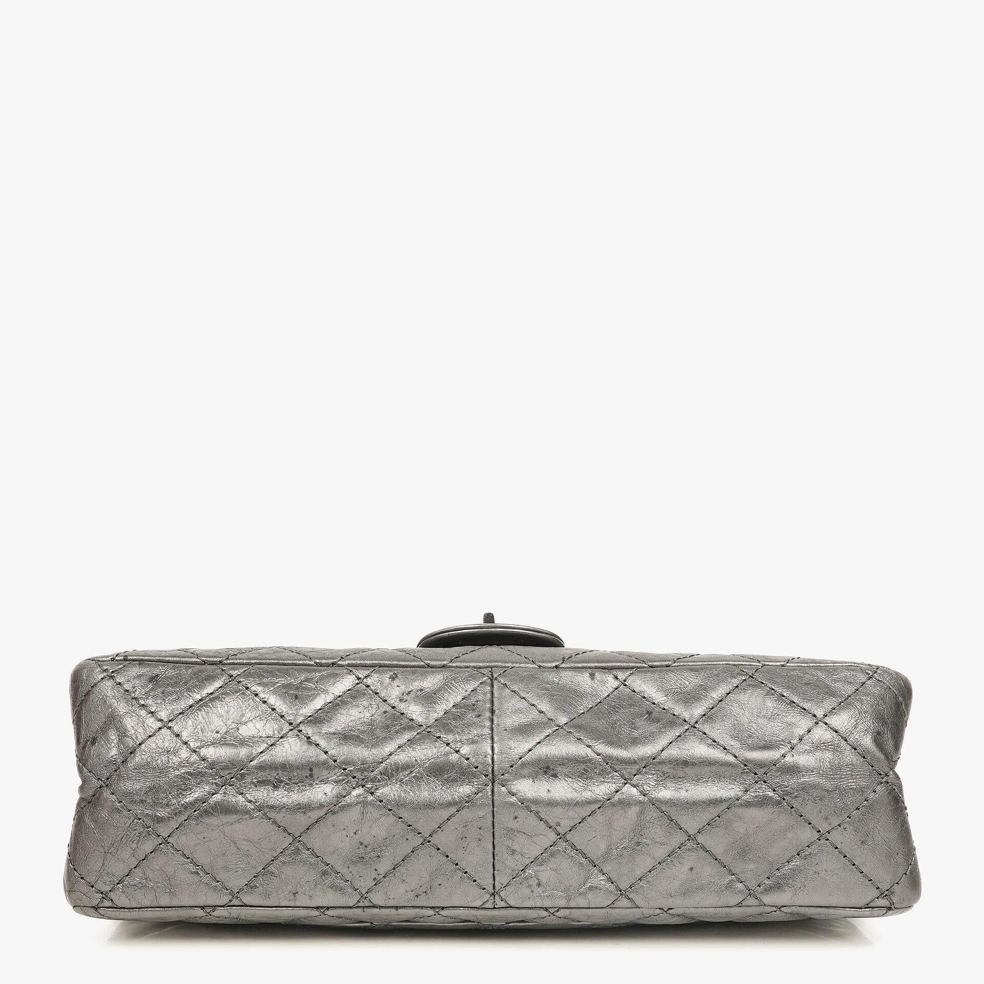Chanel 2.55 Reissue 226 Flap Tasche aus metallisch grauem Kalbsleder