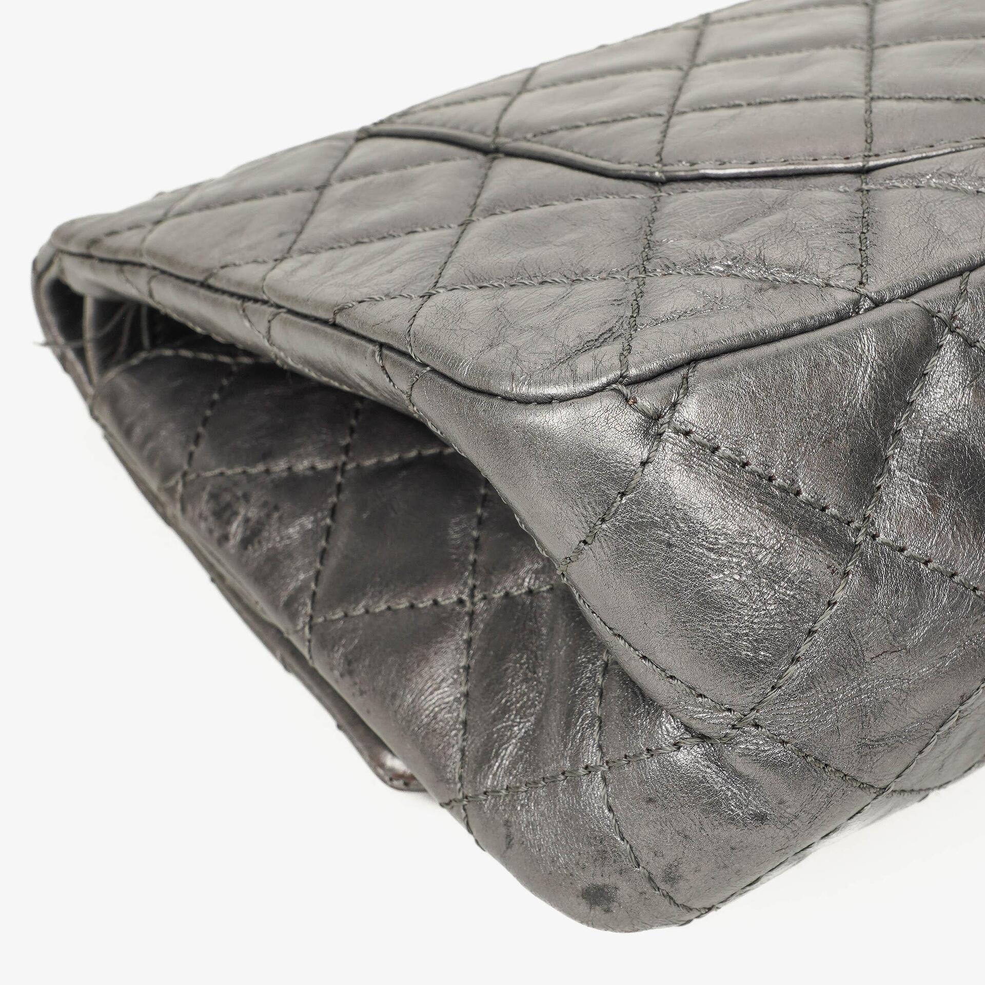 Chanel 2.55 Reissue 226 Flap Tasche aus metallisch grauem Kalbsleder