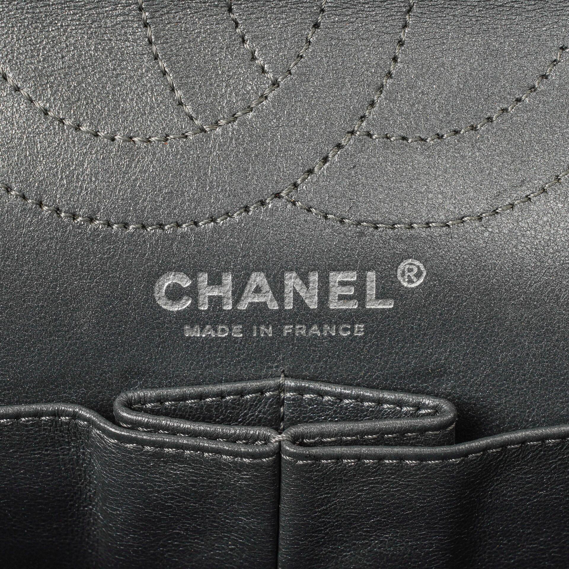 Chanel 2.55 Reissue 226 Flap Tasche aus metallisch grauem Kalbsleder