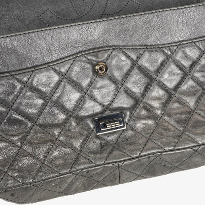 Chanel 2.55 Reissue 226 Flap Tasche aus metallisch grauem Kalbsleder