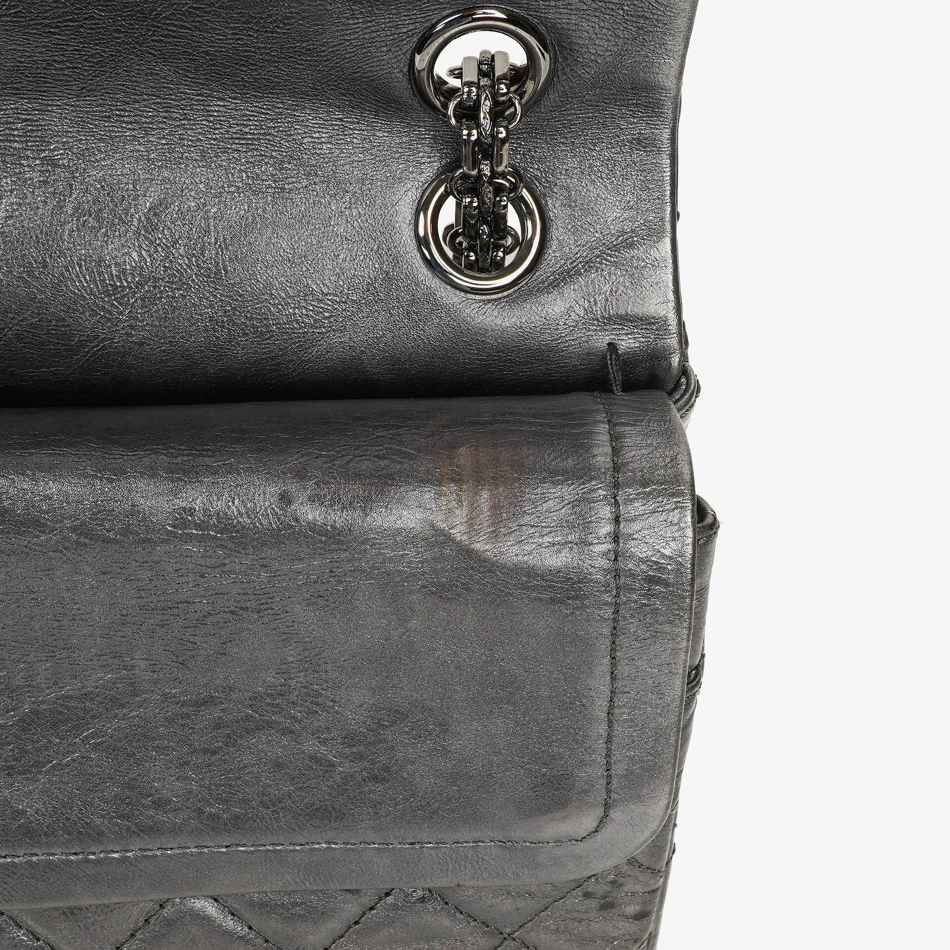 Chanel 2.55 Reissue 226 Flap Tasche aus metallisch grauem Kalbsleder
