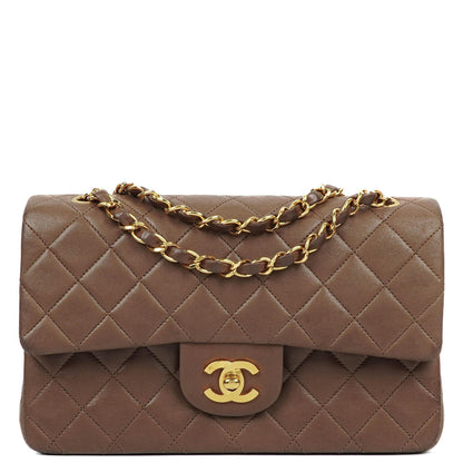 Chanel Kleine Klassische Double Flap Braun Gestepptes Lammleder 24K Vergoldete Beschläge
