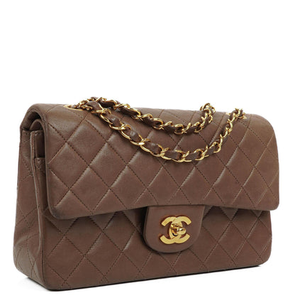 Chanel Kleine Klassische Double Flap Braun Gestepptes Lammleder 24K Vergoldete Beschläge