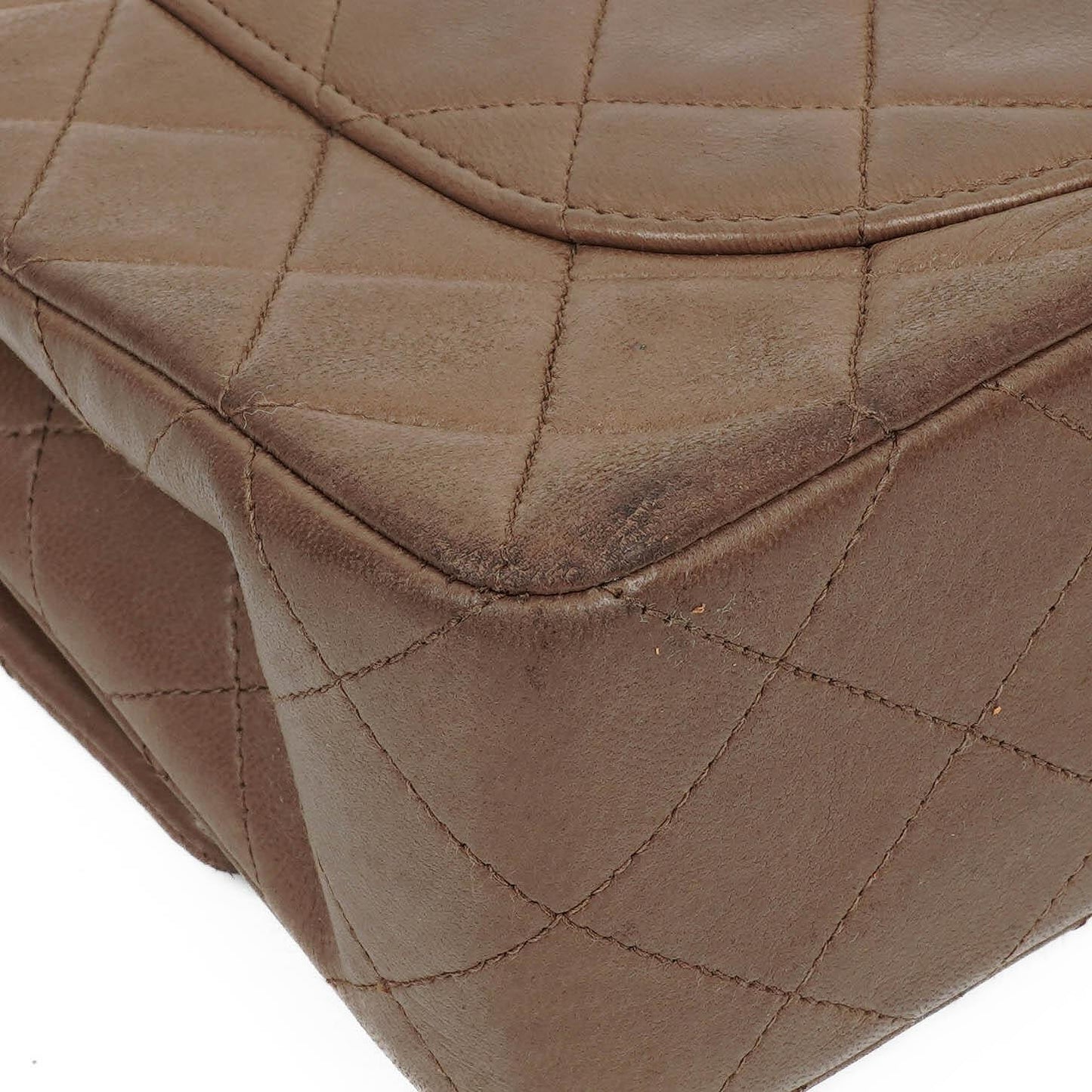 Chanel Kleine Klassische Double Flap Braun Gestepptes Lammleder 24K Vergoldete Beschläge