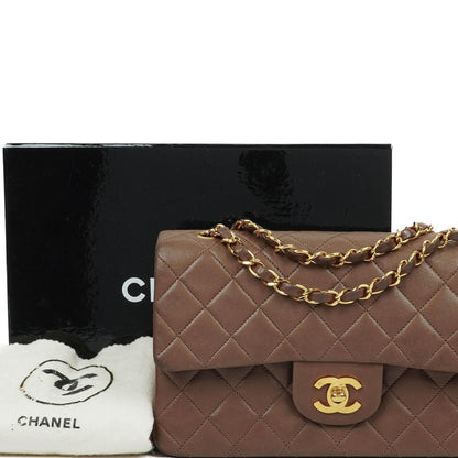 Chanel Kleine Klassische Double Flap Braun Gestepptes Lammleder 24K Vergoldete Beschläge