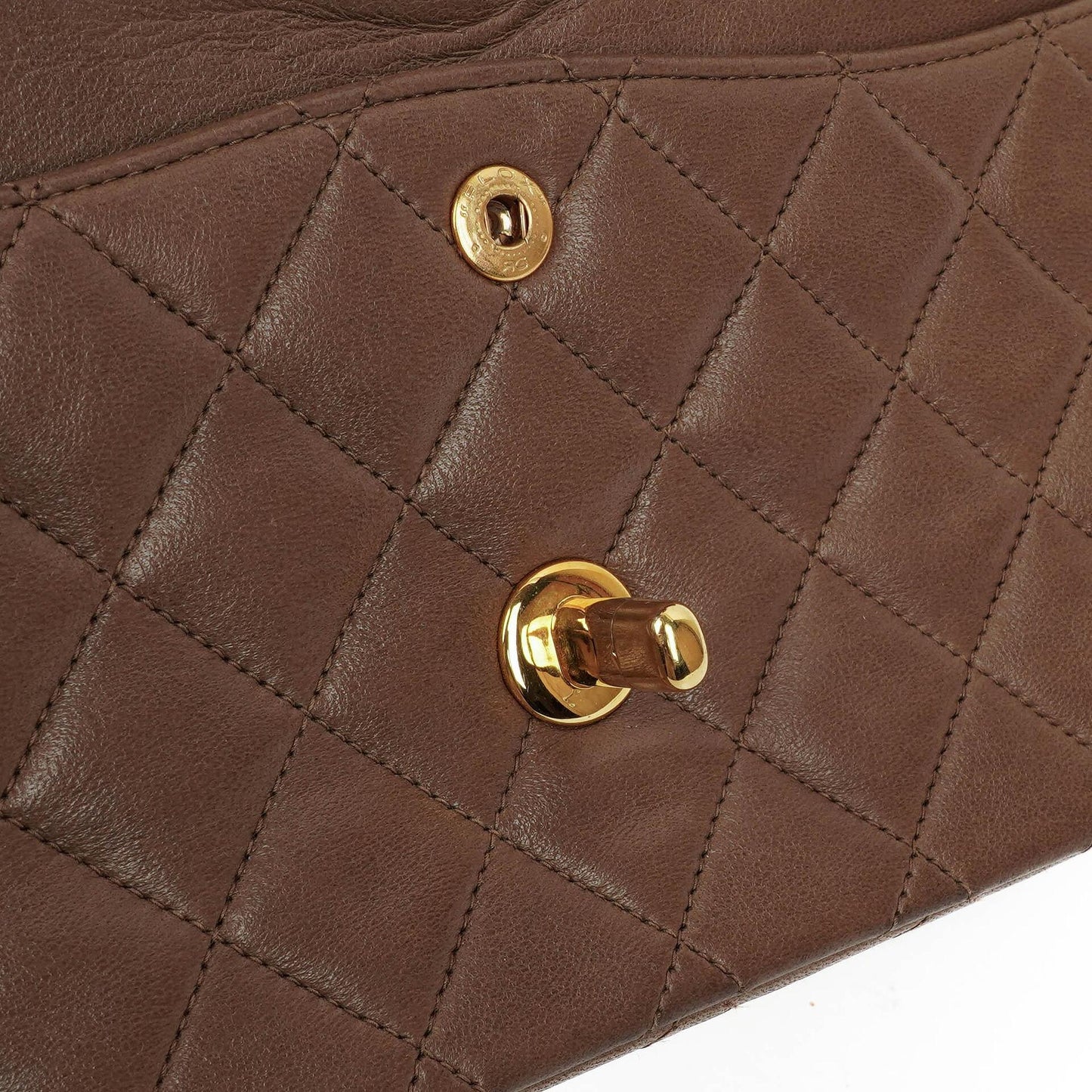Chanel Kleine Klassische Double Flap Braun Gestepptes Lammleder 24K Vergoldete Beschläge