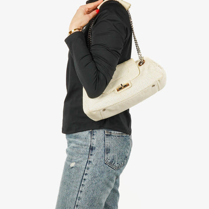 Chanel Accordion Flap Bag aus gestepptem perforiertem Leder