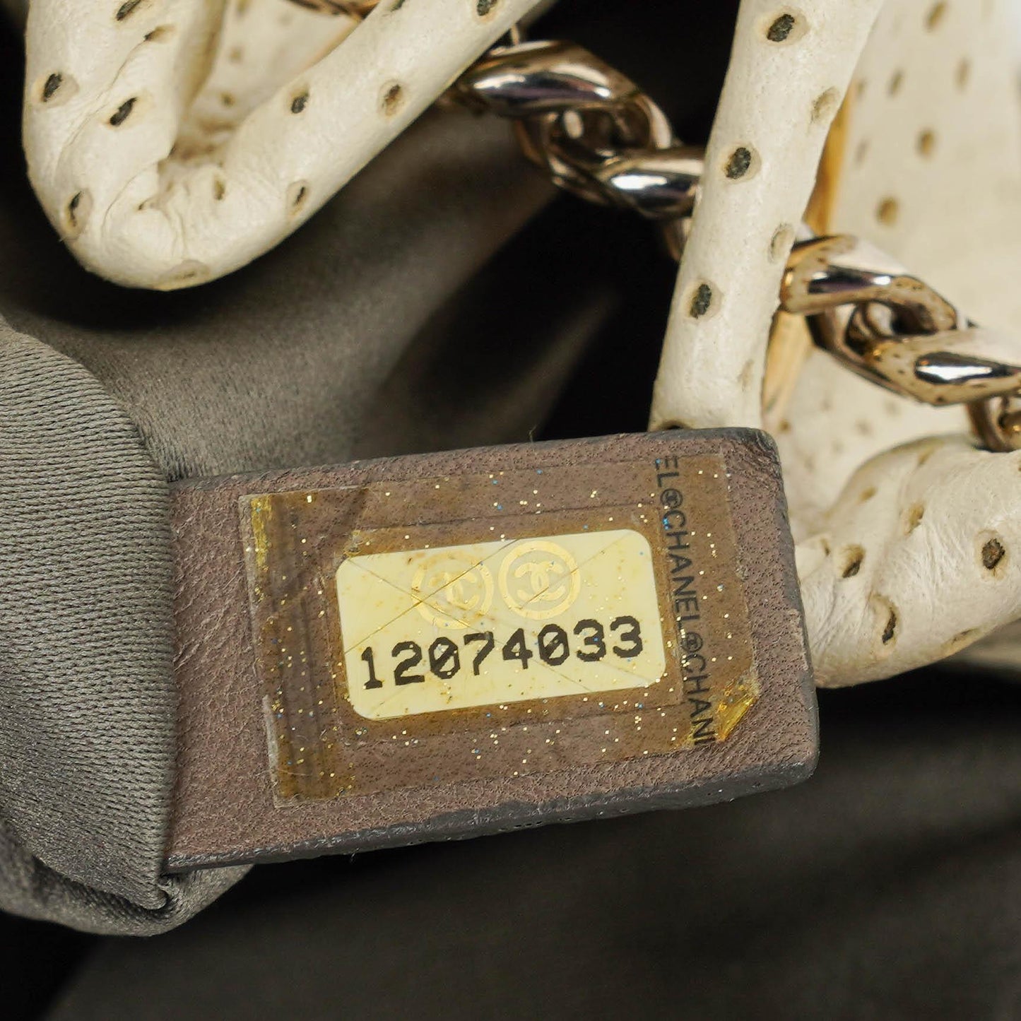 Chanel Accordion Flap Bag aus gestepptem perforiertem Leder