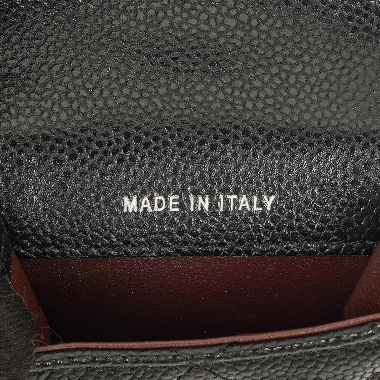Chanel AirPods Pro Hülle aus schwarzem gestepptem Caviar-Leder mit silberfarbener Hardware
