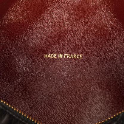CHANEL Barrel Schultertasche aus schwarzem gestepptem Leder