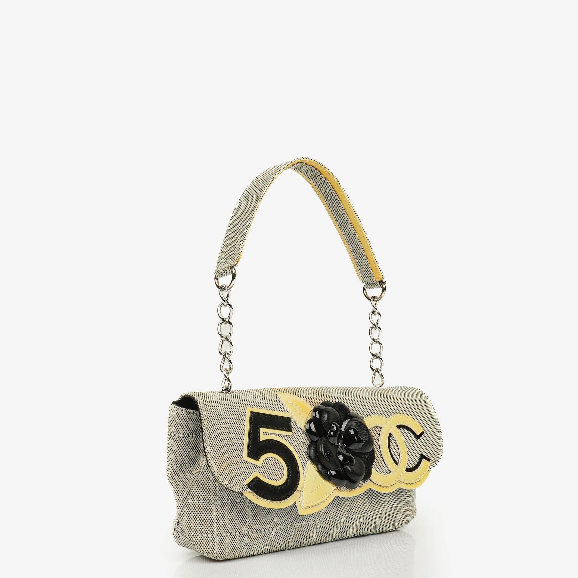 Chanel Camellia N°5 Tasche aus beigem und schwarzem Canvas