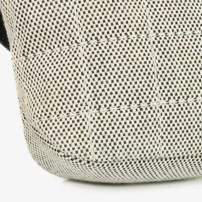 Chanel Camellia N°5 Tasche aus beigem und schwarzem Canvas