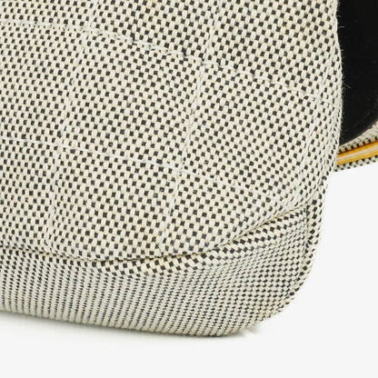 Chanel Camellia N°5 Tasche aus beigem und schwarzem Canvas