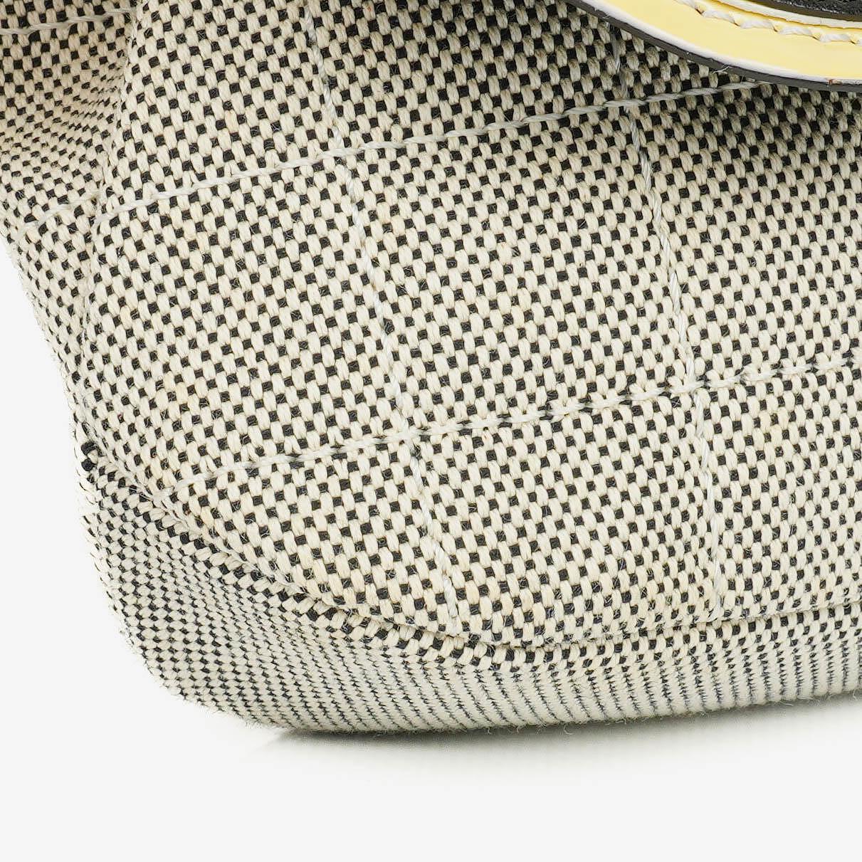 Chanel Camellia N°5 Tasche aus beigem und schwarzem Canvas