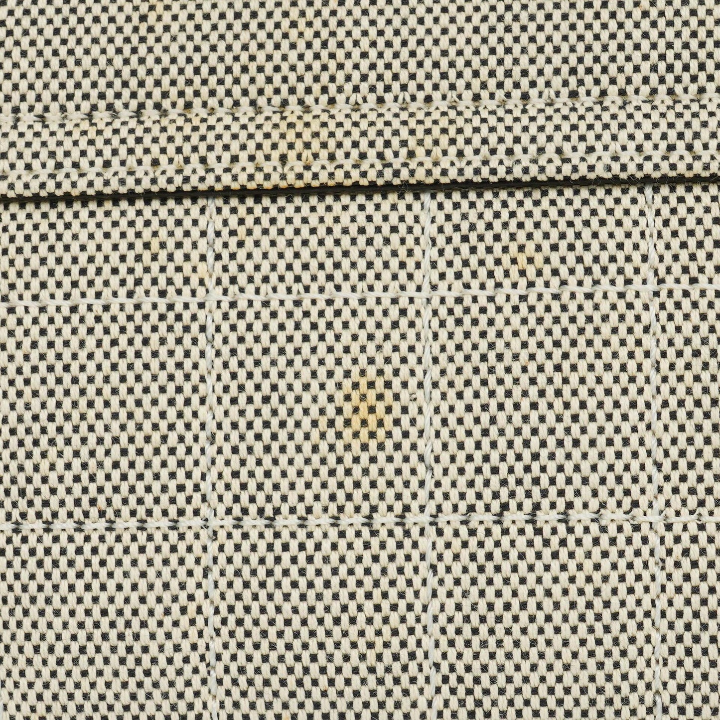 Chanel Camellia N°5 Tasche aus beigem und schwarzem Canvas