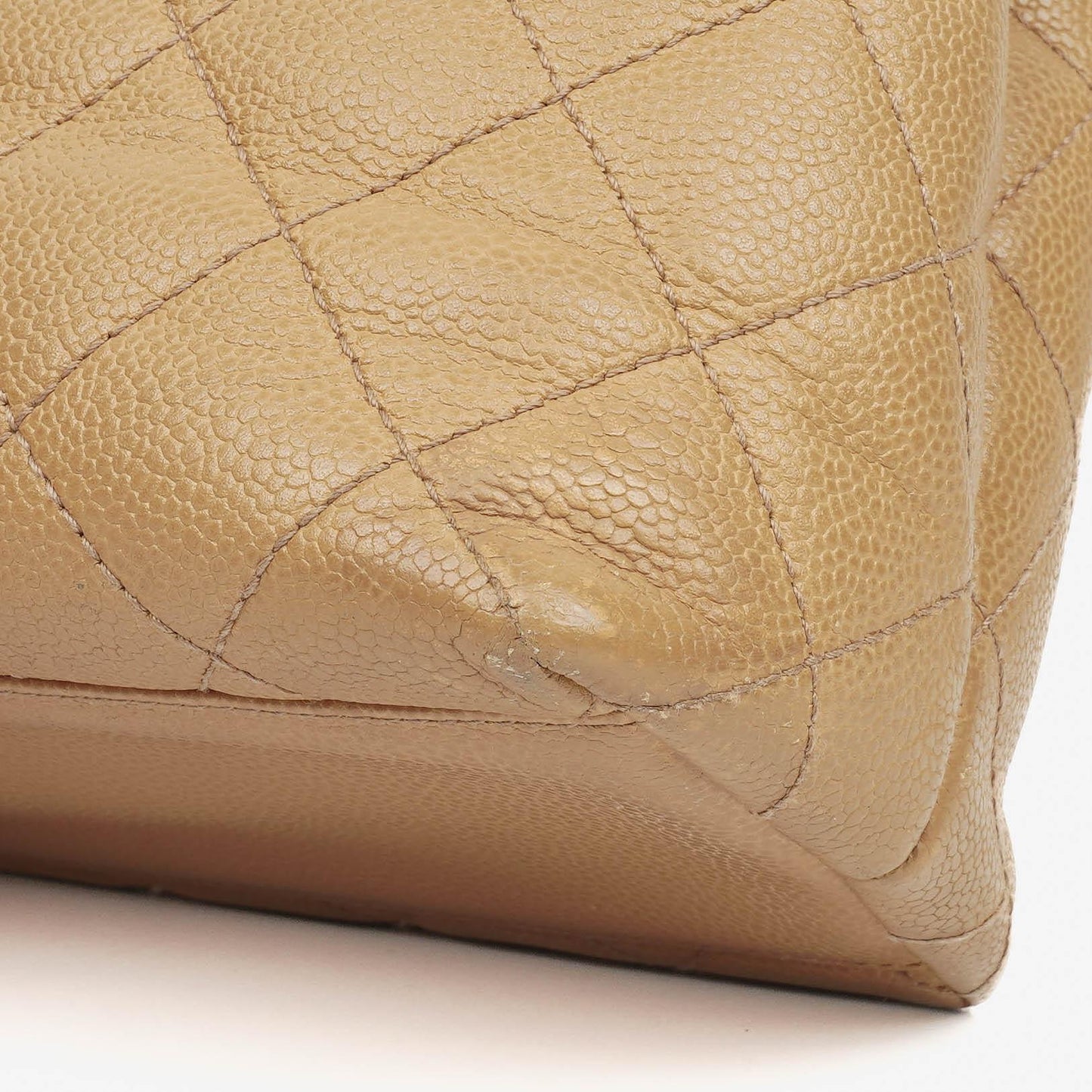 Chanel Jumbo Kelly Flap Bag aus beigem gestepptem Caviar-Leder