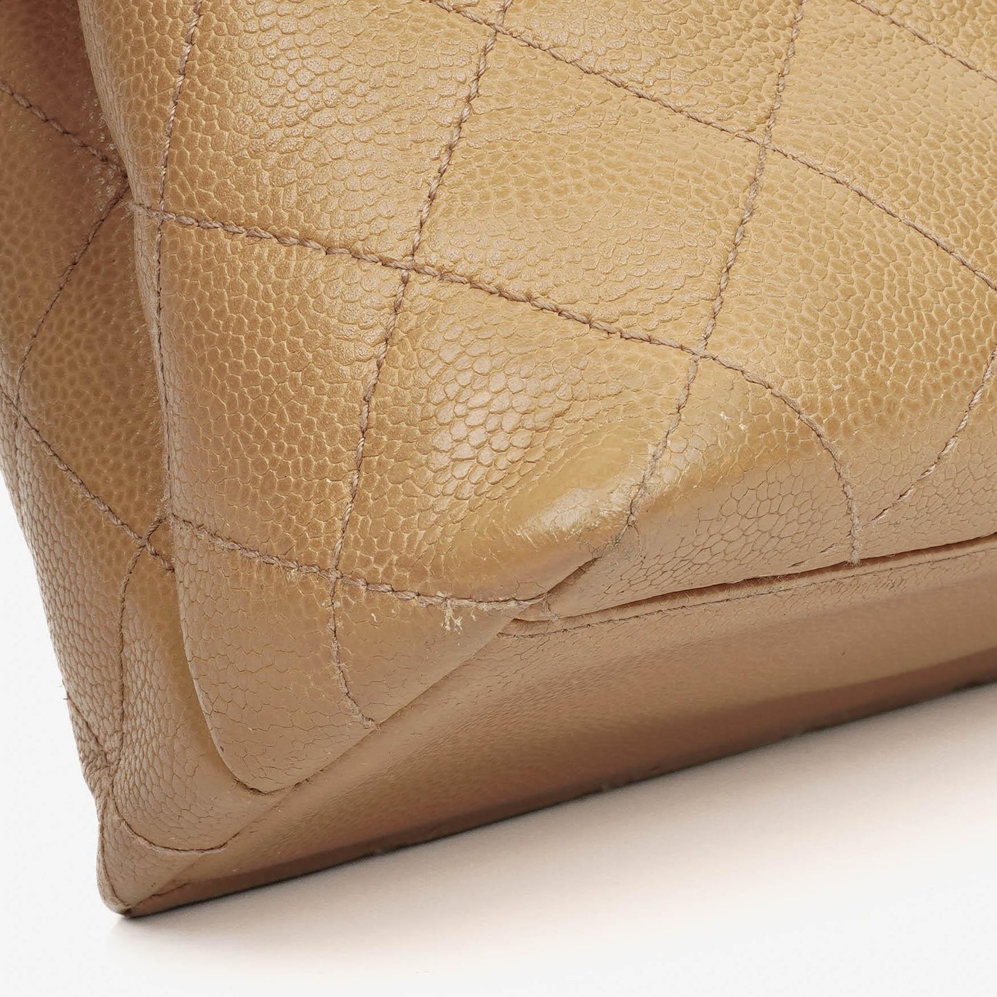 Chanel Jumbo Kelly Flap Bag aus beigem gestepptem Caviar-Leder