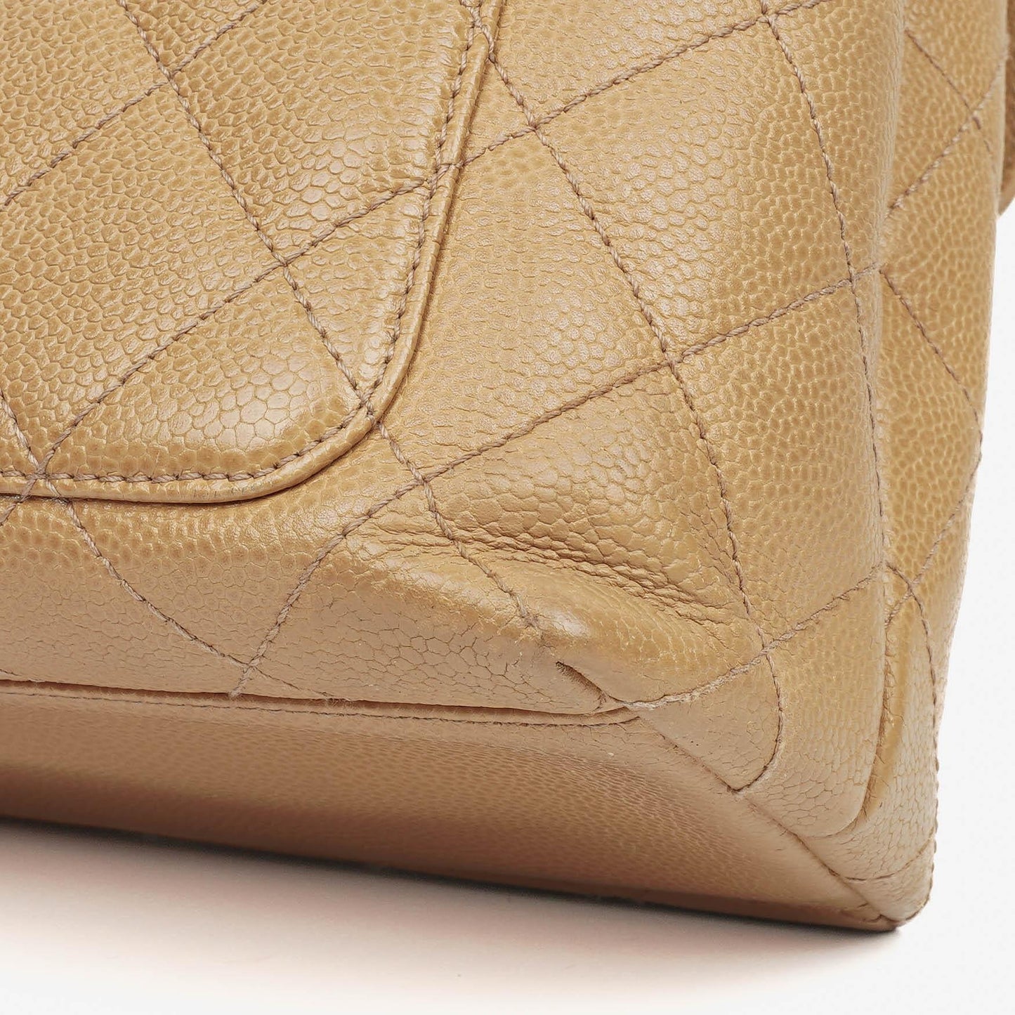 Chanel Jumbo Kelly Flap Bag aus beigem gestepptem Caviar-Leder