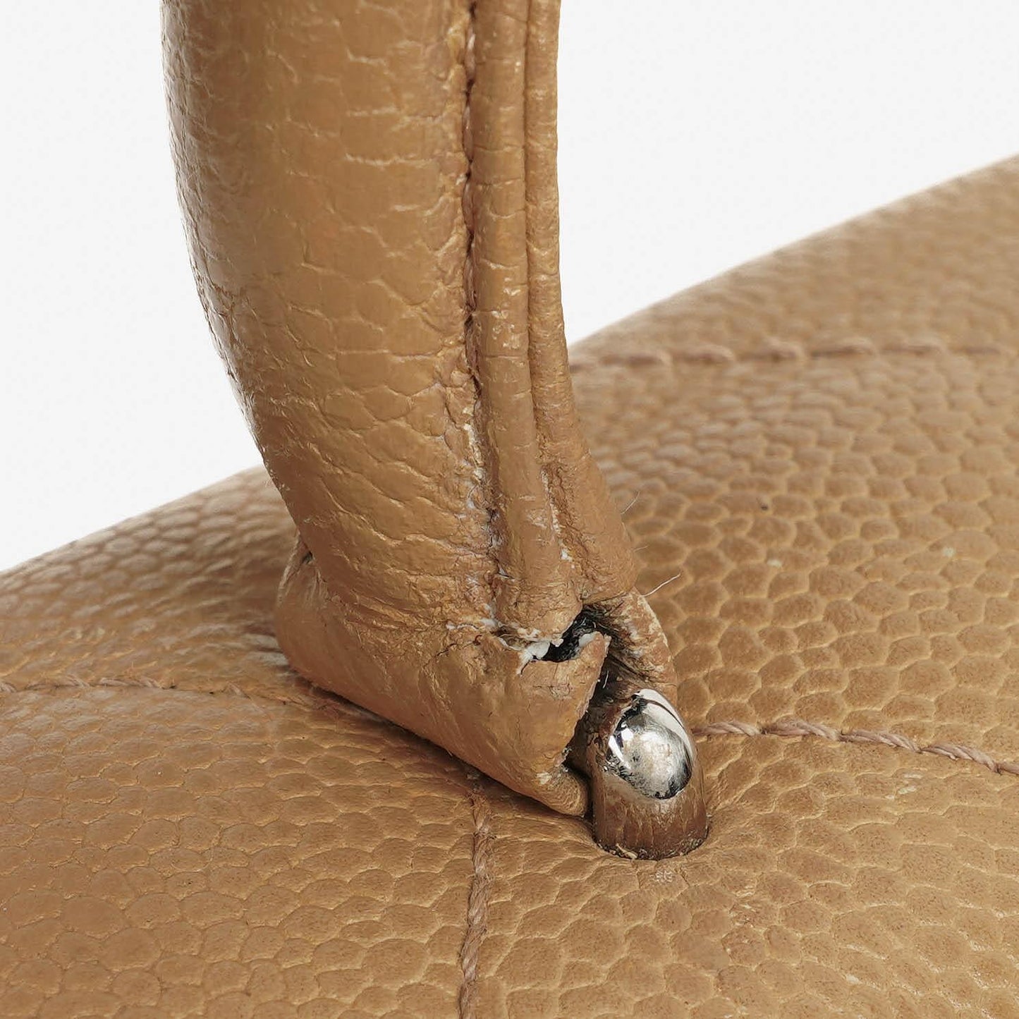 Chanel Jumbo Kelly Flap Bag aus beigem gestepptem Caviar-Leder