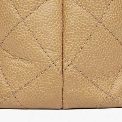 Chanel Jumbo Kelly Flap Bag aus beigem gestepptem Caviar-Leder